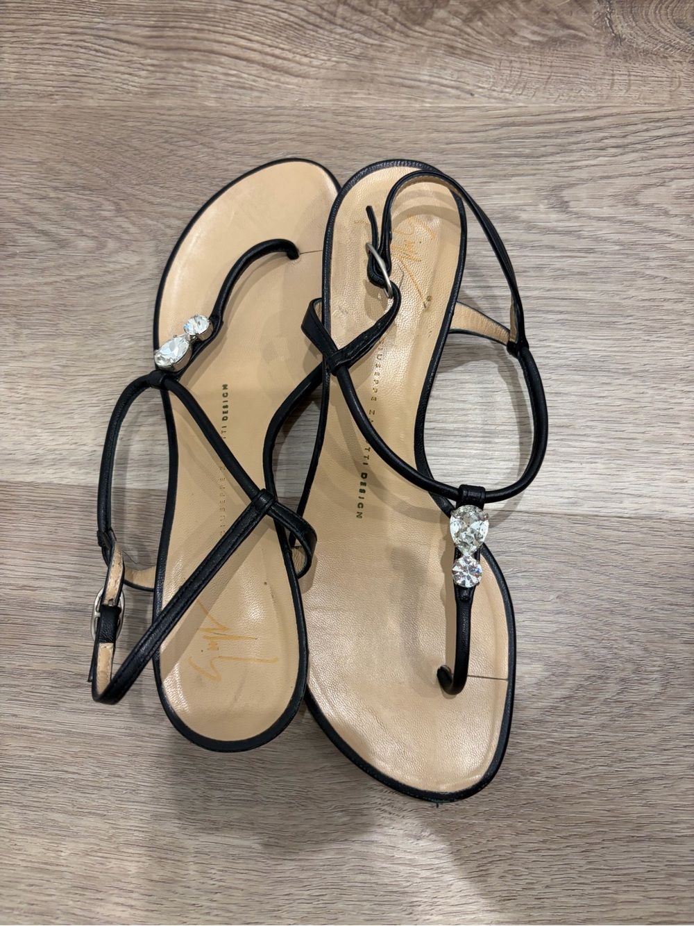 Giuseppe Zanotti Black Leather T-Strap Sandals with Crystal Accents. Size 37/7 - Picture 4 of 12